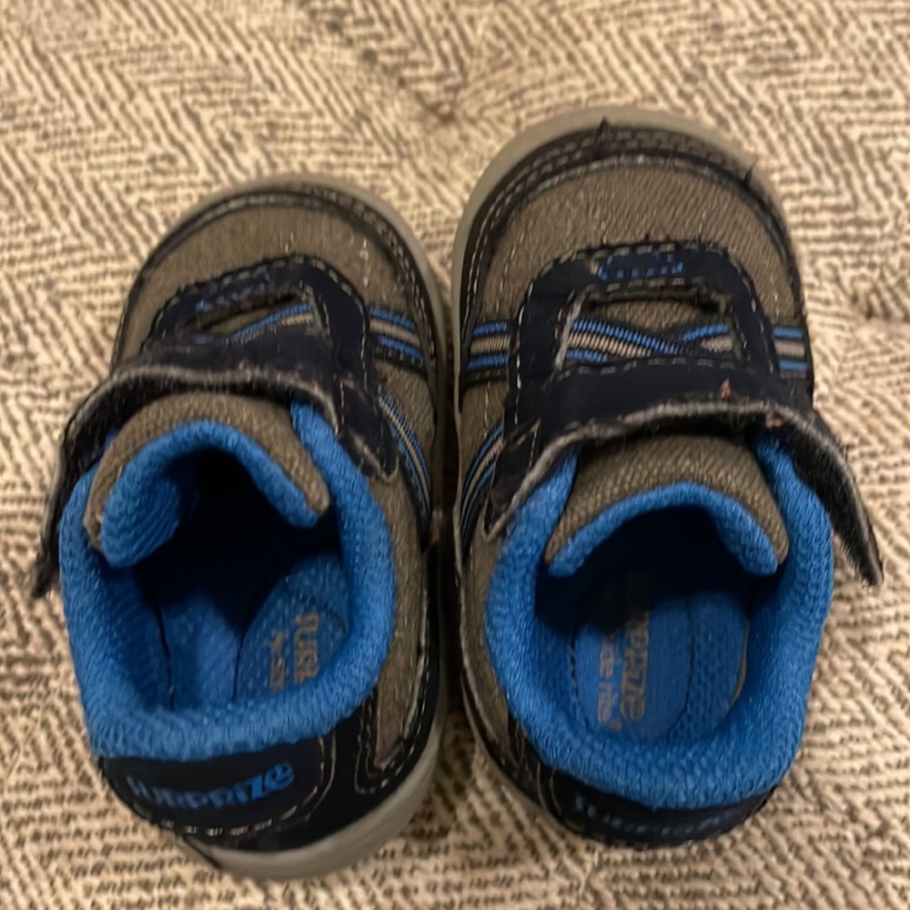 Stride Rite size 2 - Picture 5 of 6